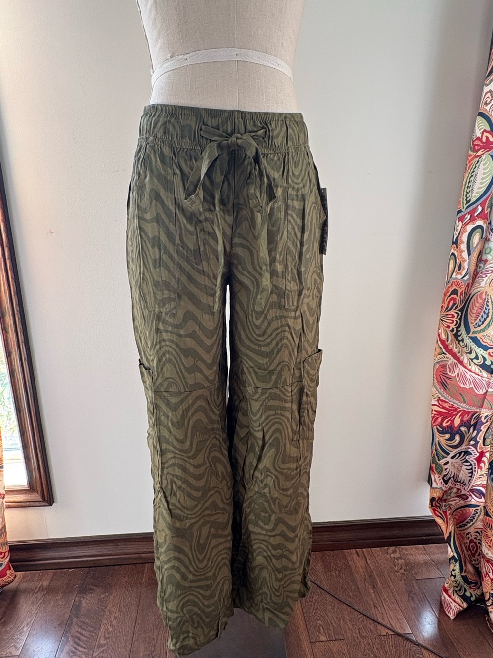 Urban outfitters - Wide-Leg Olive Cargo Pants with Tie Waist